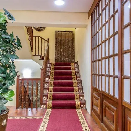 Sierra De Hotel 2*