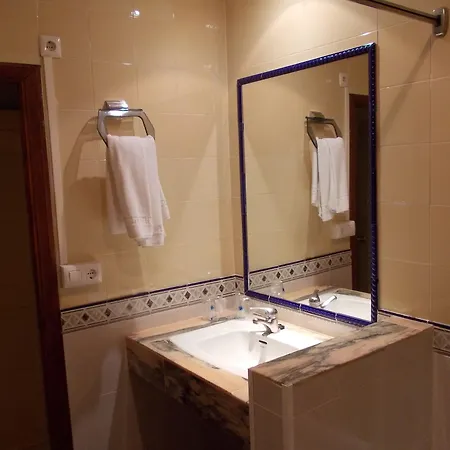 Sierra De Hotel