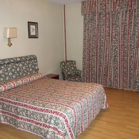 Sierra De Hotel