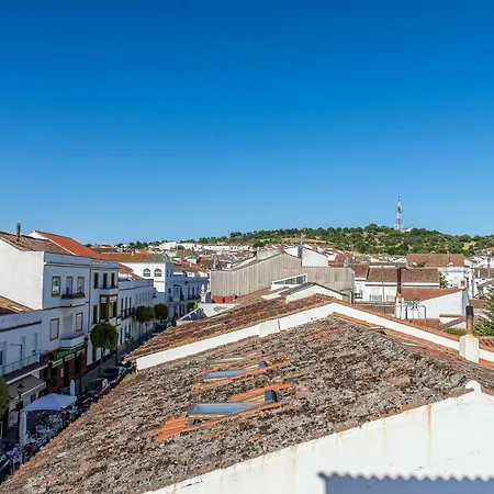 Sierra De Hotel